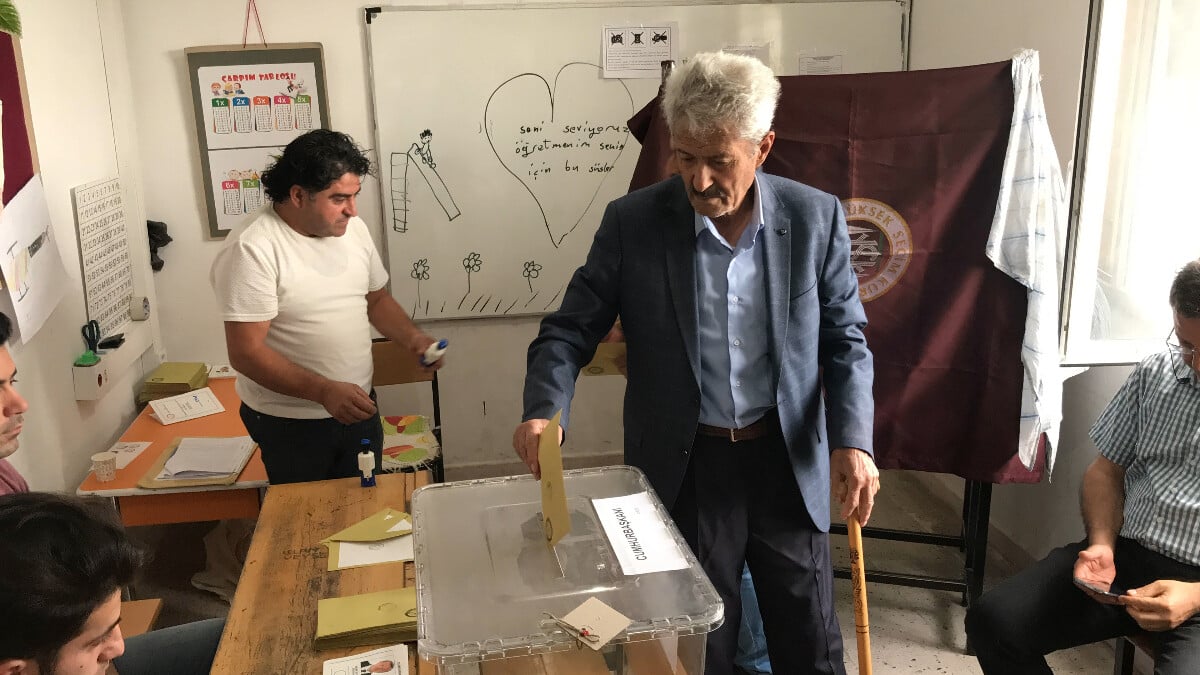 Batman’da 80 yaşında sandık başına gitti: Ülke bekası