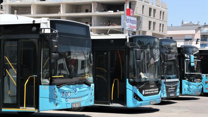 Turizm sezonunu açan Antalya’da toplu taşımada 17 bin TL maaşla şoför bulunamıyor