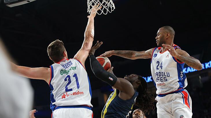Anadolu Efes, Fenerbahçe Beko serisinde öne geçti