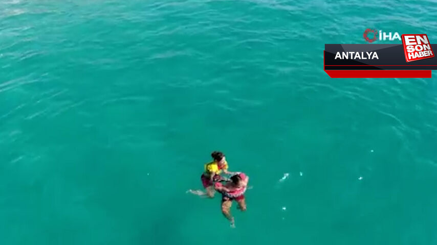 Antalya’da cankurtaran kadınlar, boğulma numarası yapan tatilcilerden dert yandı