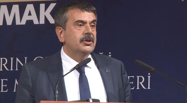 Bakan Tekin Gazi Üniversitesi’nde mezuniyet törenine katıldı