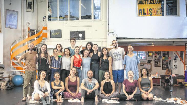 Düşler ülkesinde “Çıplak Ayaklar”la dans