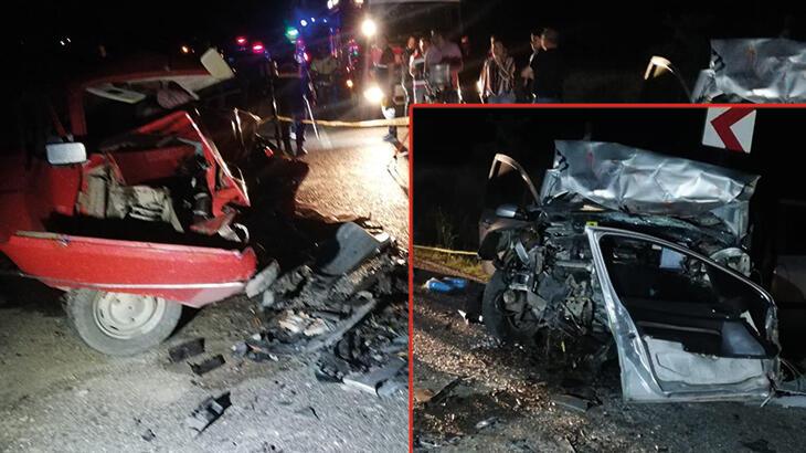 Kafa kafaya çarpışan otomobiller tanınmaz hale geldi: 3 ölü, 1 yaralı