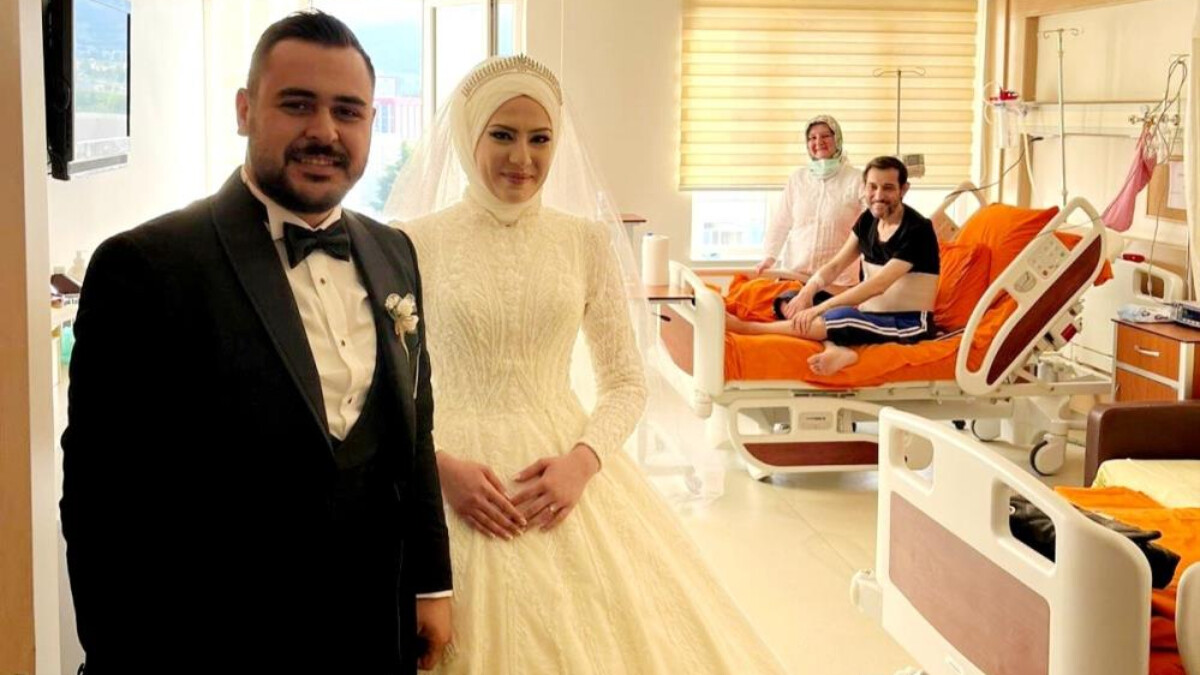 Samsun’da düğüne gelemeyen dayısı için gelinlikle hastaneye gitti