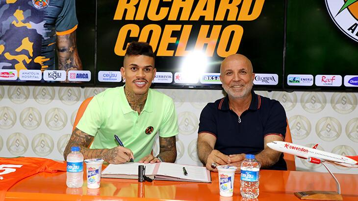 Alanyaspor, 3 Brezilyalı oyuncuyu renklerine bağladı