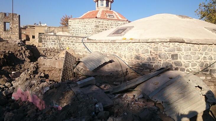 Depremde zarar gören tarihi yapılar, aslına uygun inşa edilecek