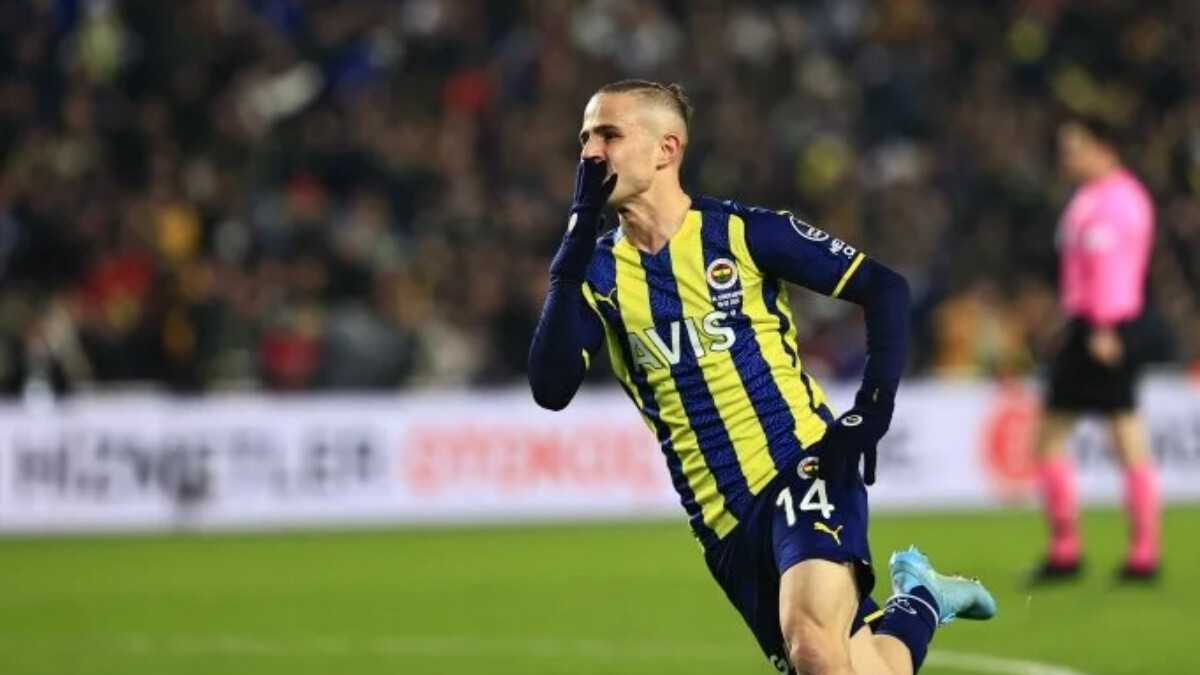 Fenerbahçe’de 3 futbolcuya veda edildi
