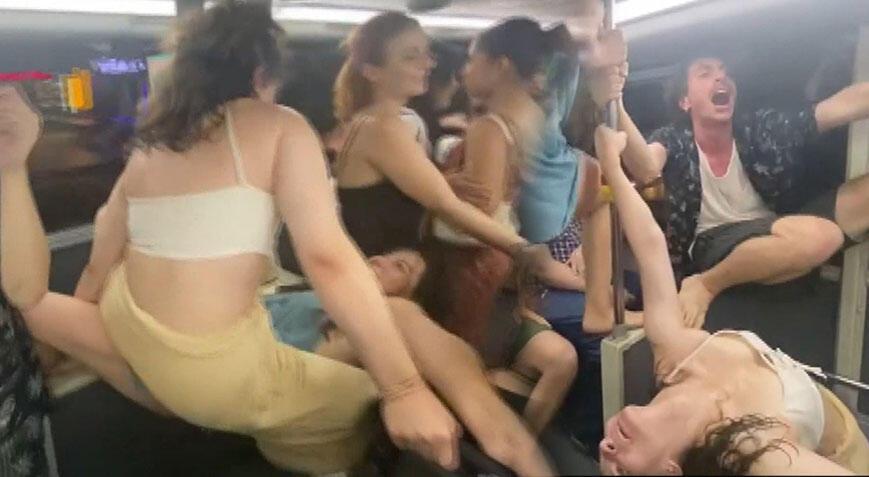 İETT otobüsünde şok görüntü! Yolcular gözlerine inanamadı