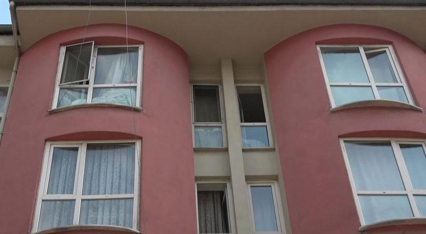 Ekipler 10 saat uğraştı! babasının evinde kalan 35 yaşındaki kadın herkesi şoke etti