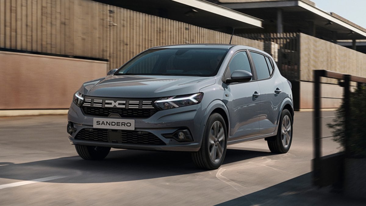 Dacia Sandero mu Tesla Model Y Mi? Avrupa’da liderlik yarışı kızışıyor