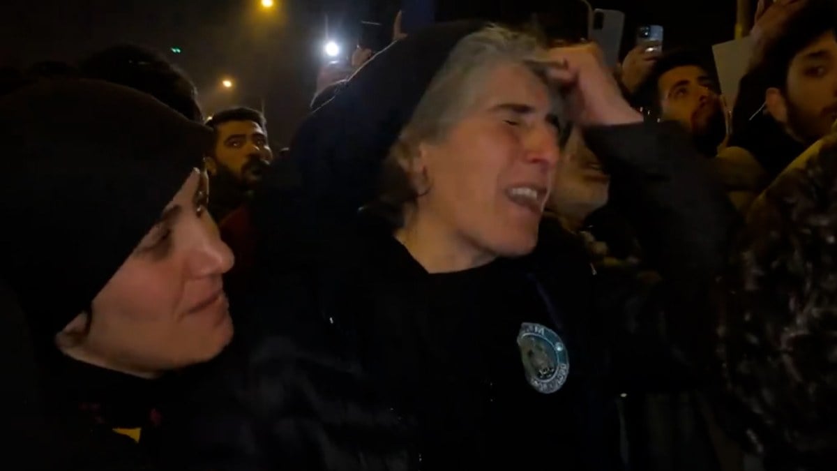 Adıyamanlı depremzedenin ağıdı yürekleri dağladı: ‘Yaşamayacağın dünyayı ne yapalım’