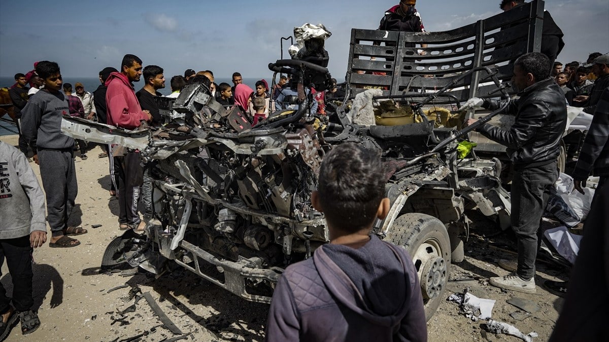İsrail ordusu Gazze’de insani yardım aracına saldırdı: 9 kişi hayatını kaybetti