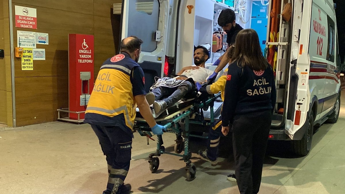 Bursa’da annesiyle tartışan babasını bıçakladı: Havaya ateş açarak kaçtı