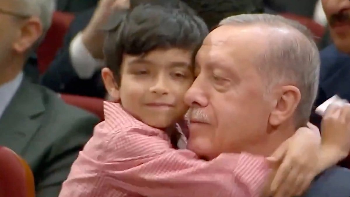 Küçük çocuğun Cumhurbaşkanı Erdoğan’a olan sevgisi yürekleri ısıttı