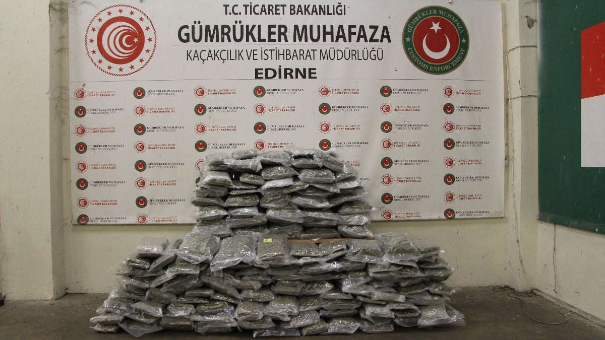Gümrük Muhafaza ekiplerinden uyuşturucu operasyonu: 1 ayda 445 kilogram madde ele geçirildi