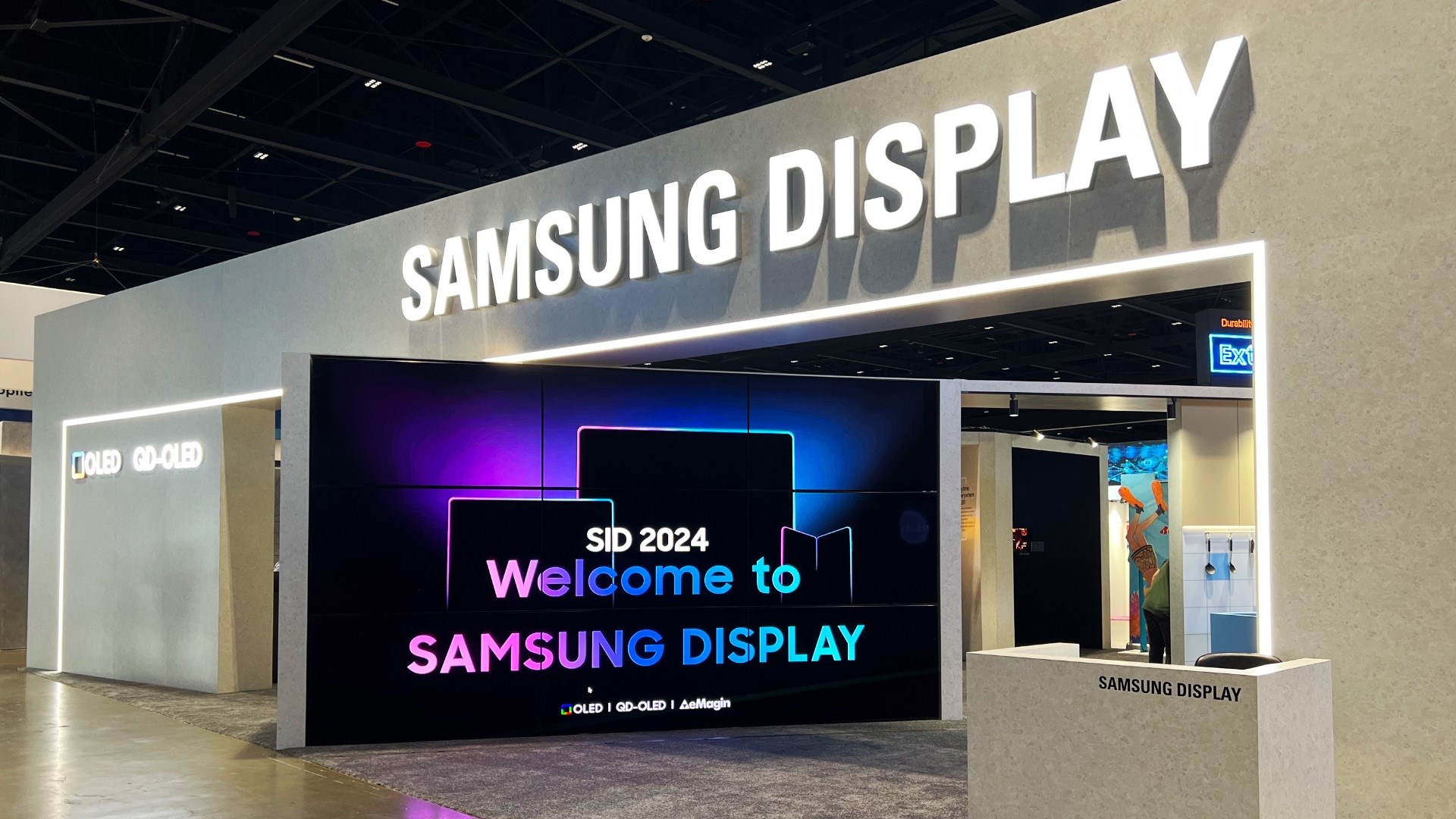 Samsung, OLED’in yerini alacak dünyanın ilk QD-LED ekranını tanıttı