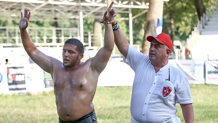 Akbalık Yağlı Güreşleri’nde başpehlivanlık Serdar Yıldırım’ın!