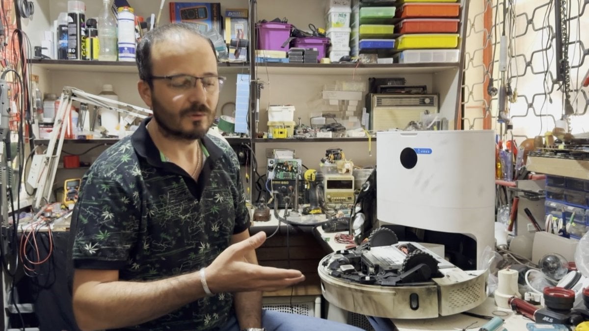 Antalya’da şarja bırakılan robot süpürge bomba gibi patladı