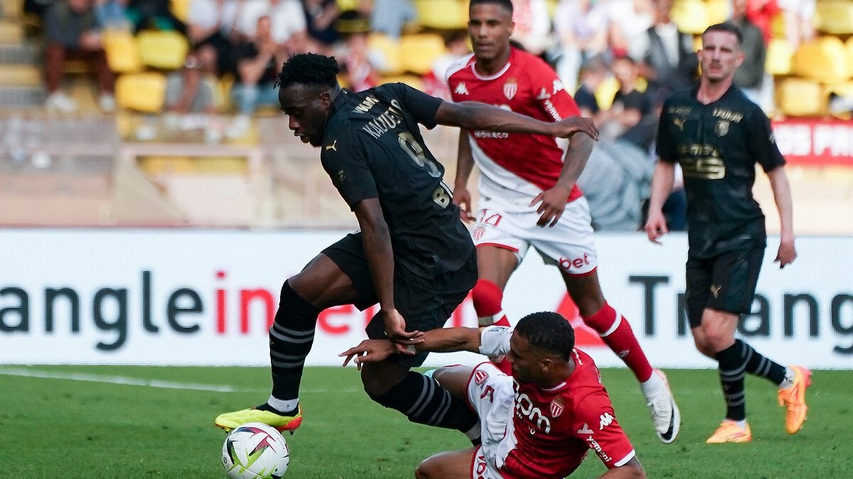 Galatasaray De Cuyper’den vazgeçti! Gündemde Ismail Jakobs var