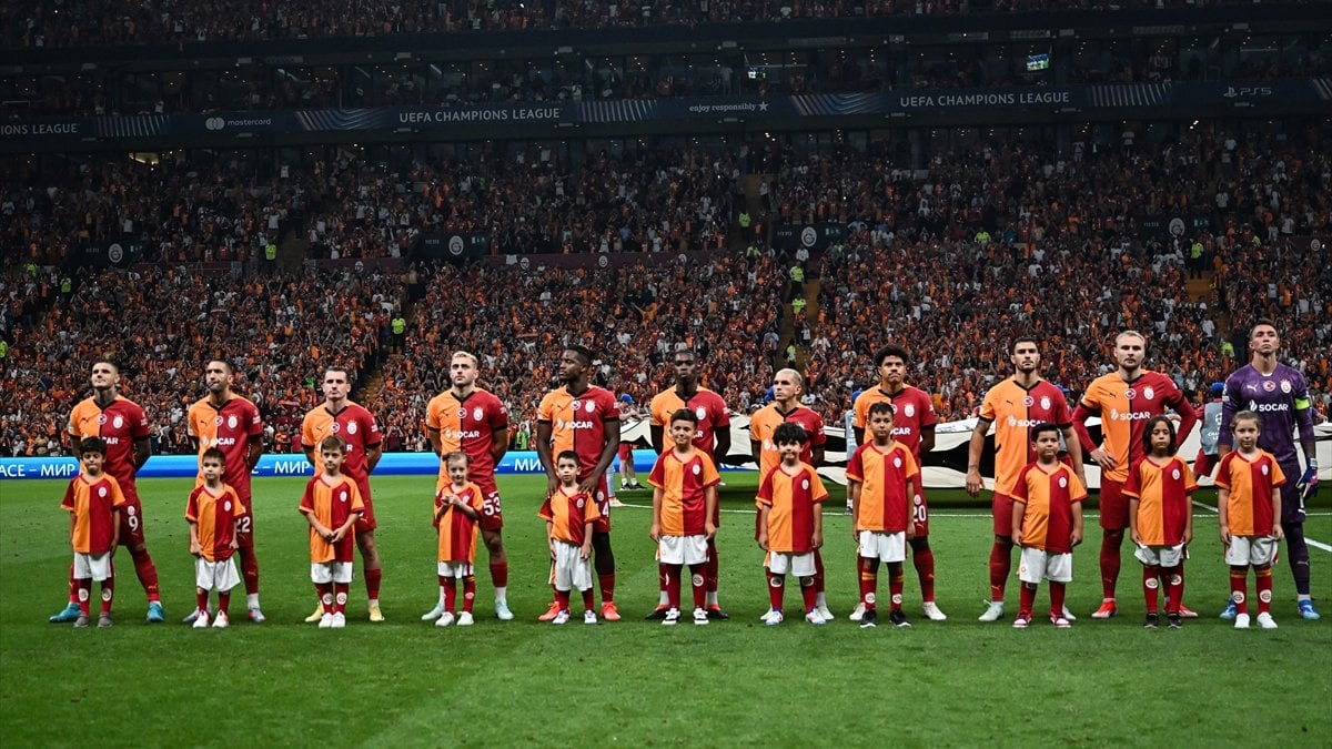 Galatasaray’da prim krizi: Futbolcular Okan Buruk’un kapısını çaldı