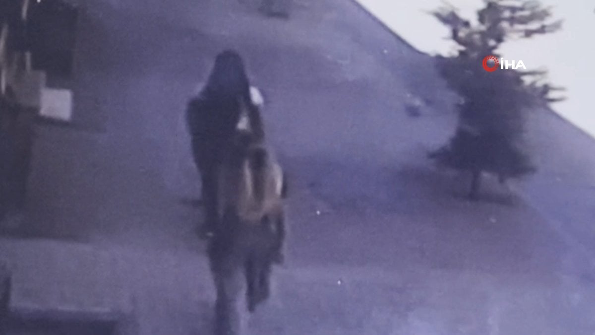 İstangul’da yeni evli çiftin evine girip 150 bin TL’lik altın çaldılar