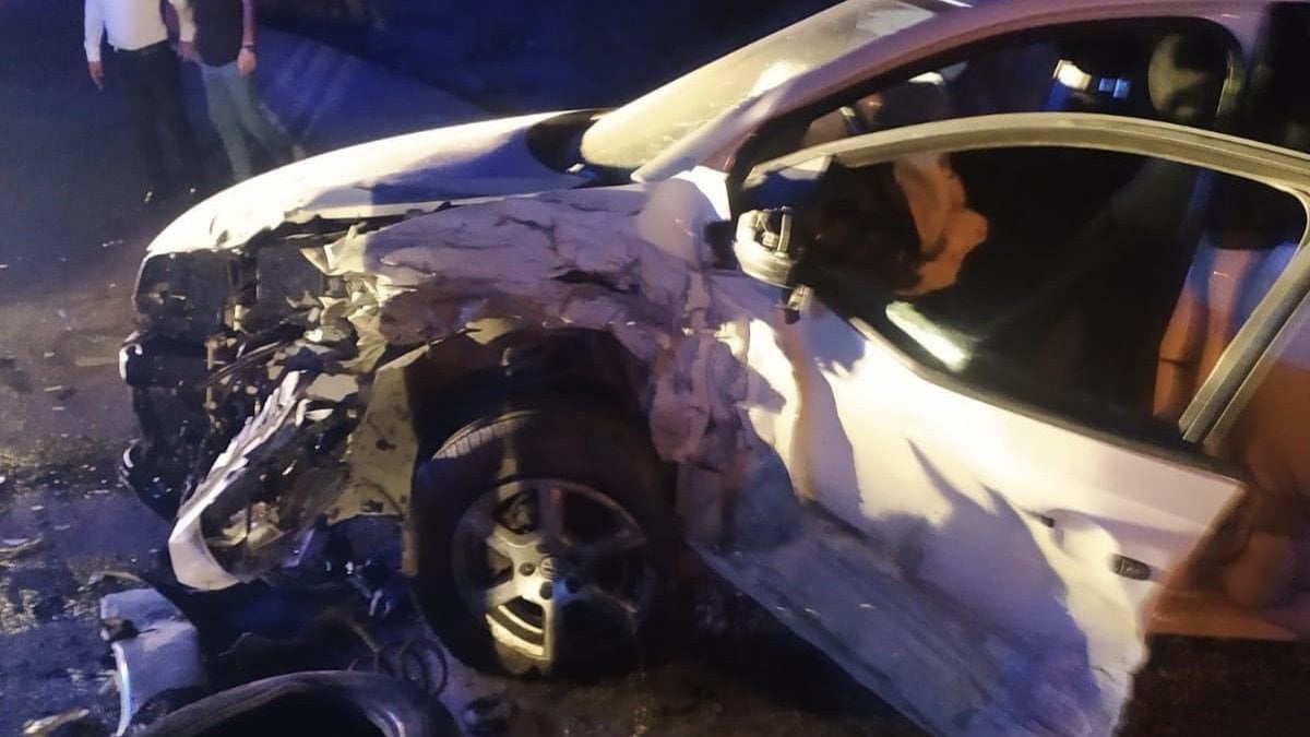 Mardin’de otomobiller kafa kafaya çarpıştı: 6 yaralı