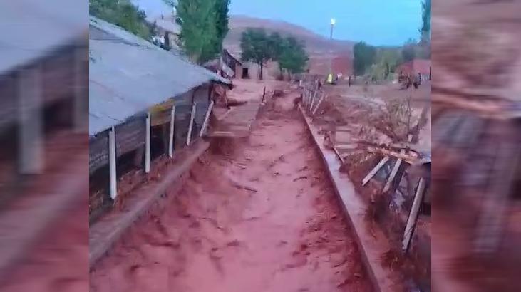 Sivas’ta aşırı yağışlar sonucu 20 ev sular altında kaldı