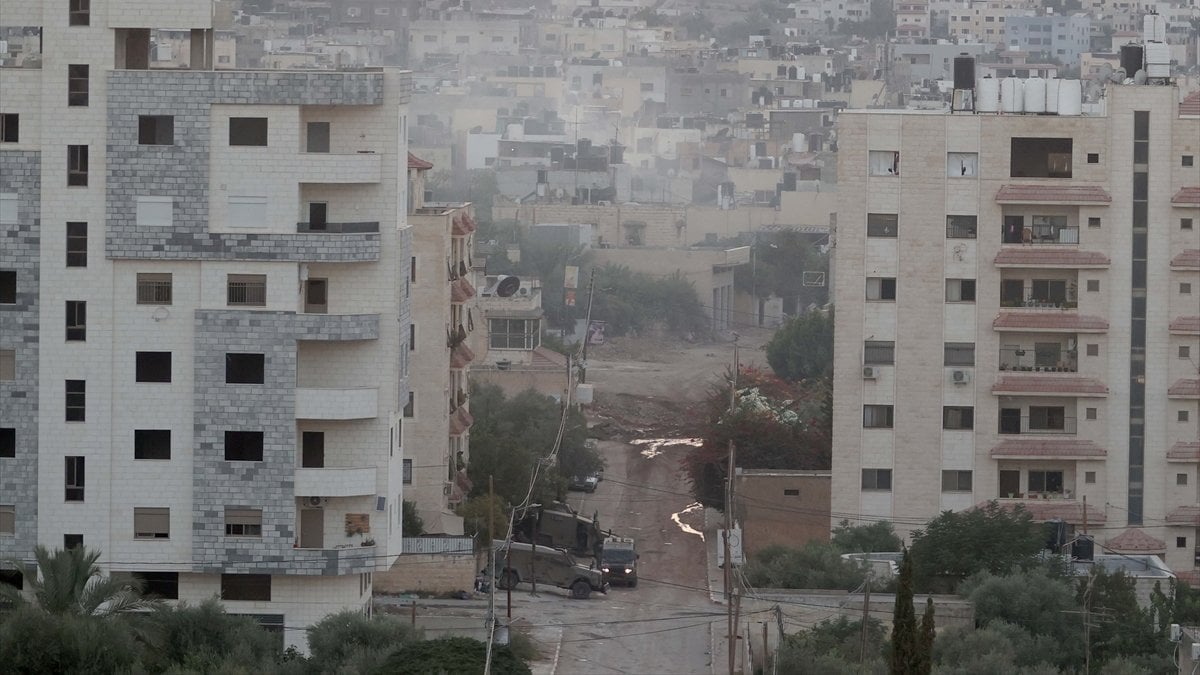 İsrail’in 4 gündür ablukada tuttuğu Cenin’in altyapısının yüzde 70’i yok oldu