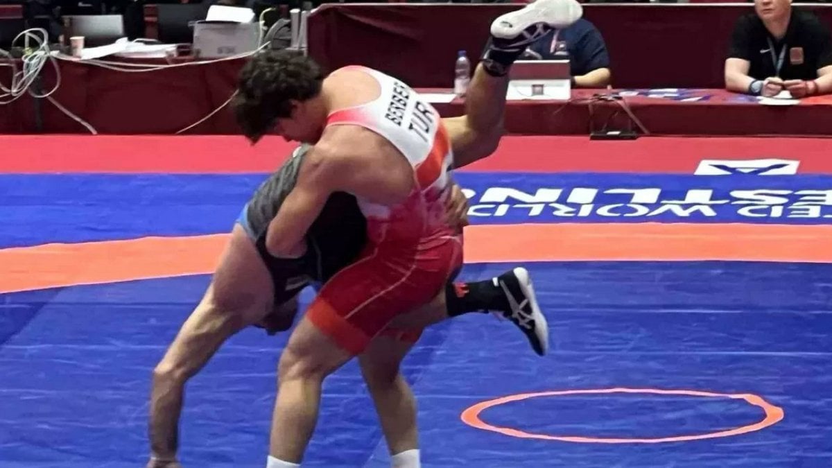 Servet Angi ve Alperen Berber, U20 Dünya Güreş Şampiyonası’nda finale yükseldi